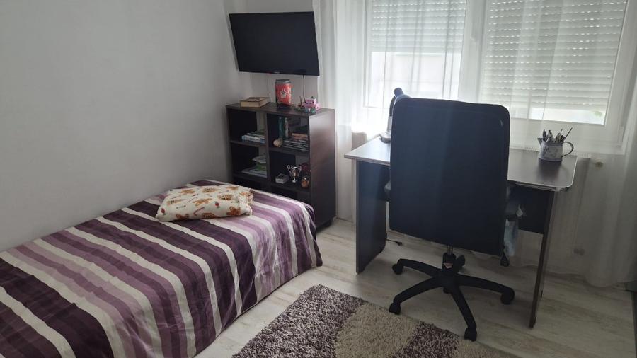 De vânzare apartament cu 3 camere - 1