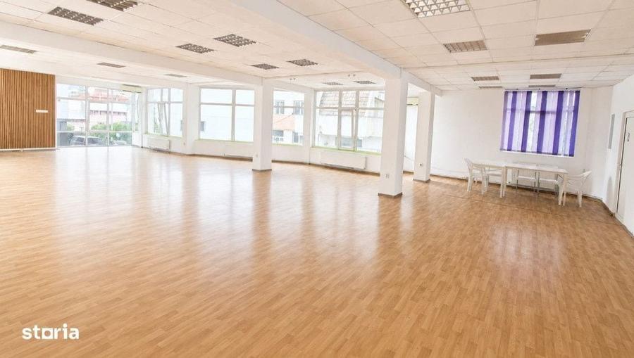 Spațiu comercial, de 190 mp, în Central