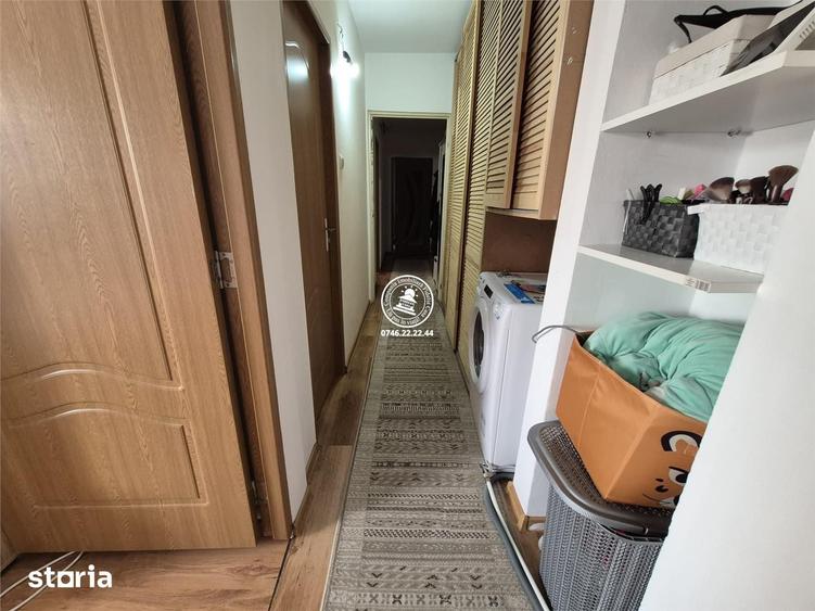 Apartament cu 3 camere decomandat în Alexandru cel Bun