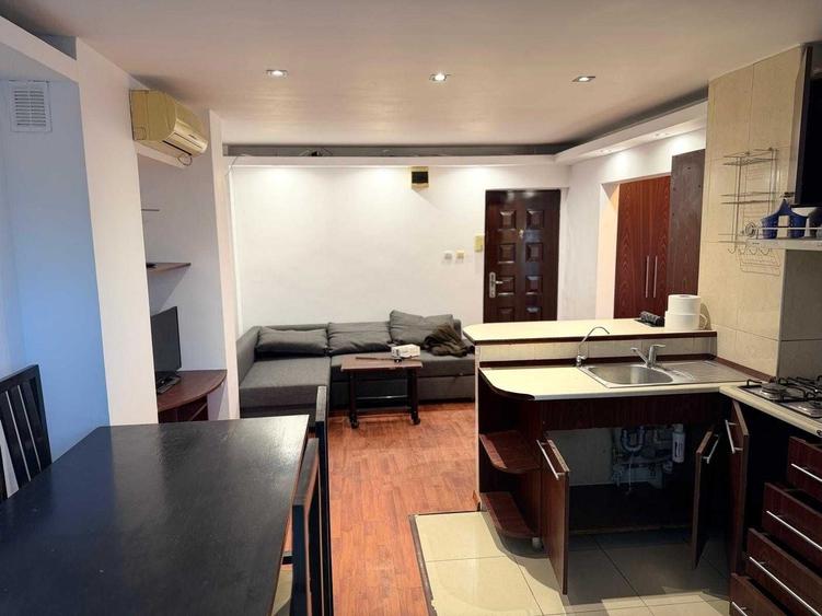 Apartament cu 2 camere semidecomandat în Albești