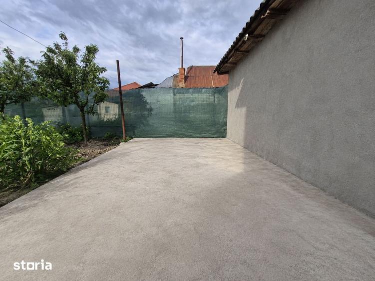 Casă cu 2 camere cu Teren 330 Mp în Cleja