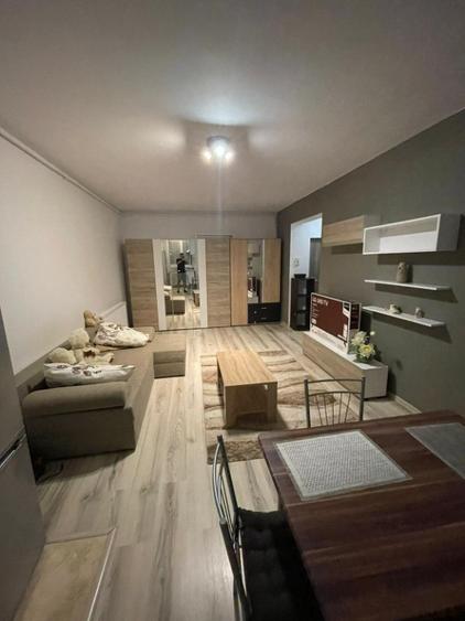 Apartament cu 2 camere decomandat în Vest