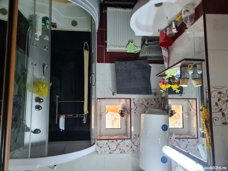 Apartament cu 4 camere în Târgu Bujor