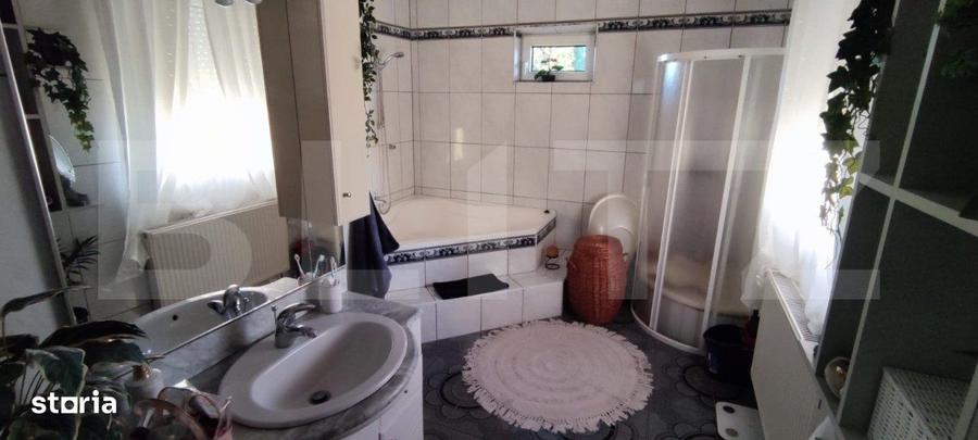 Casă cu 4 camere cu Teren 890 Mp în Central