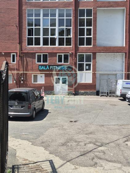 Spațiu comercial, de 400 mp, în Obor