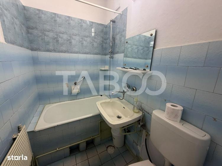Apartament cu 2 camere semidecomandat în Central