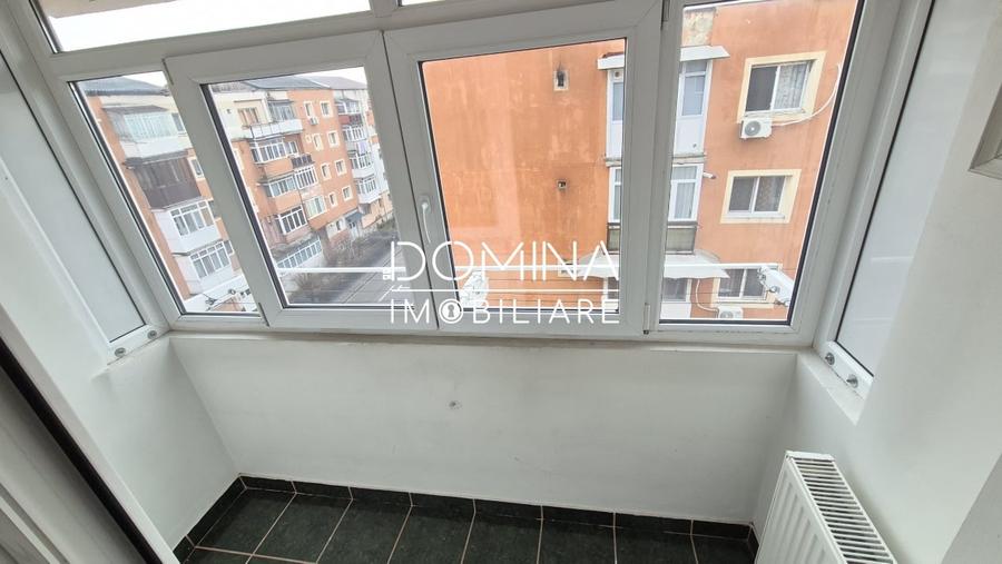 Apartament cu 4 camere decomandat, mobilat în Debarcader