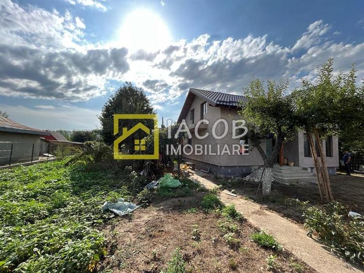 Casă individuală cu 4 camere cu Teren 1070 Mp în Itești