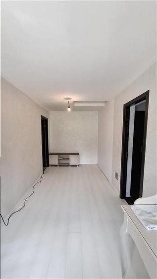 Duplex cu 4 camere cu Piscina în Rediu
