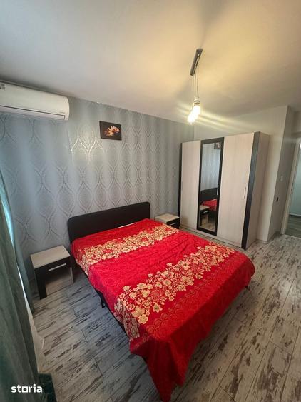 Apartament cu 3 camere în Apărătorii Patriei