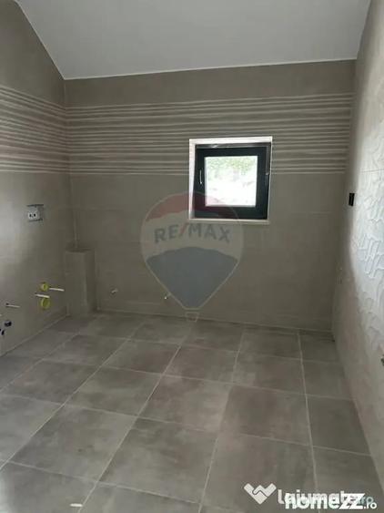 Casă cu 5 camere cu Teren 1200 Mp în Rediu