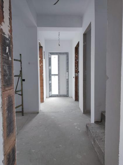 Casă individuală cu 5 camere cu Teren 430 Mp în Săbăreni