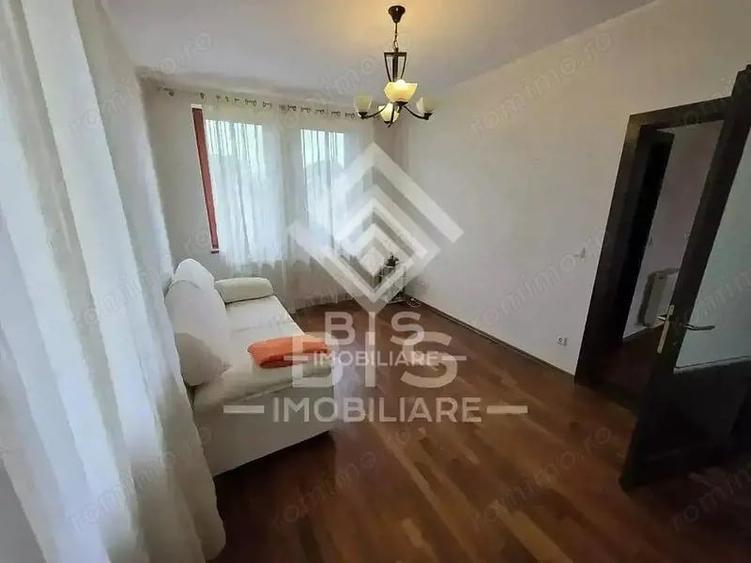 Casă cu 6 camere cu Teren 1200 Mp în Unirea