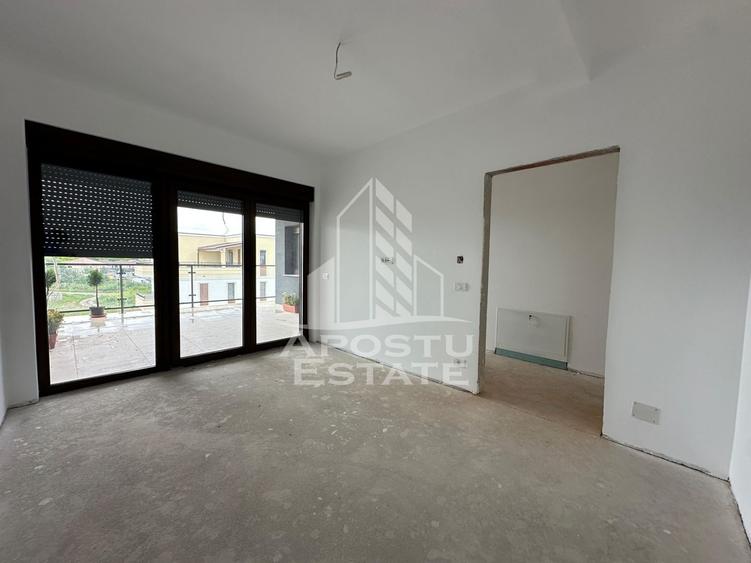 Apartament cu 3 camere semidecomandat în Braytim