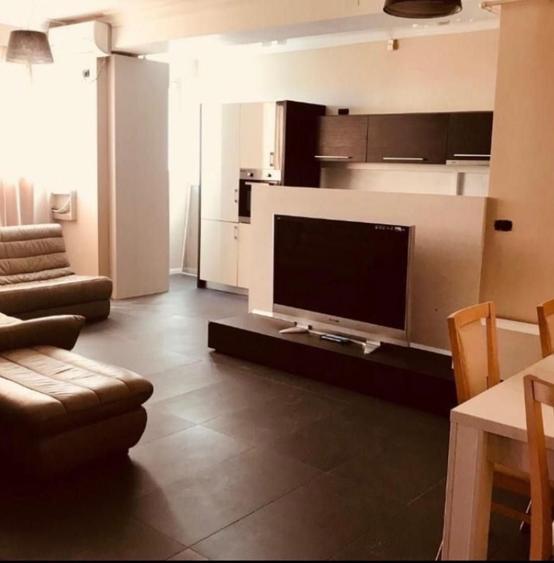 Apartament cu 3 camere decomandat în UTA
