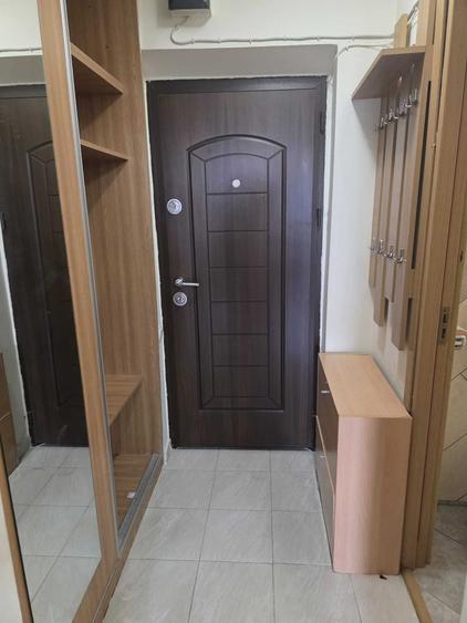 Garsonieră decomandată în Costin Georgian