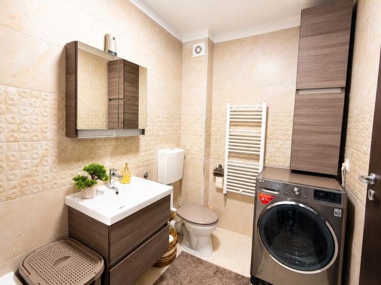 Apartament cu 3 camere decomandat în Lotrioara