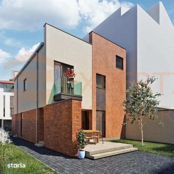 Casă cu 6 camere cu Teren 250 Mp în Central