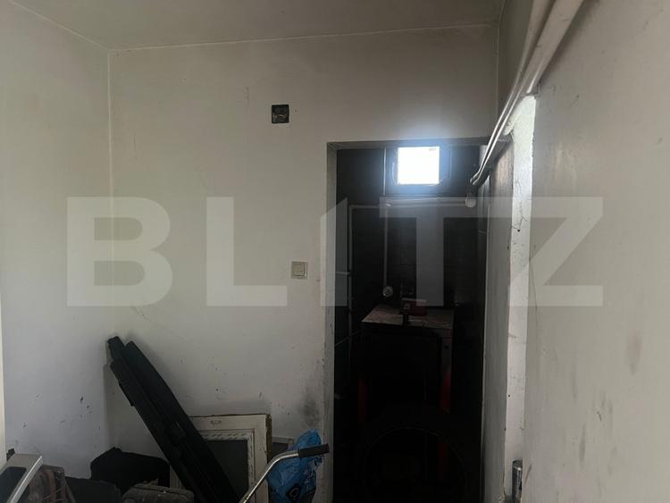 Casă individuală cu 7 camere cu Canalizare în Breasta