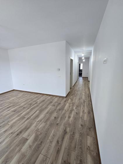 Apartament cu 3 camere decomandat în Giroc