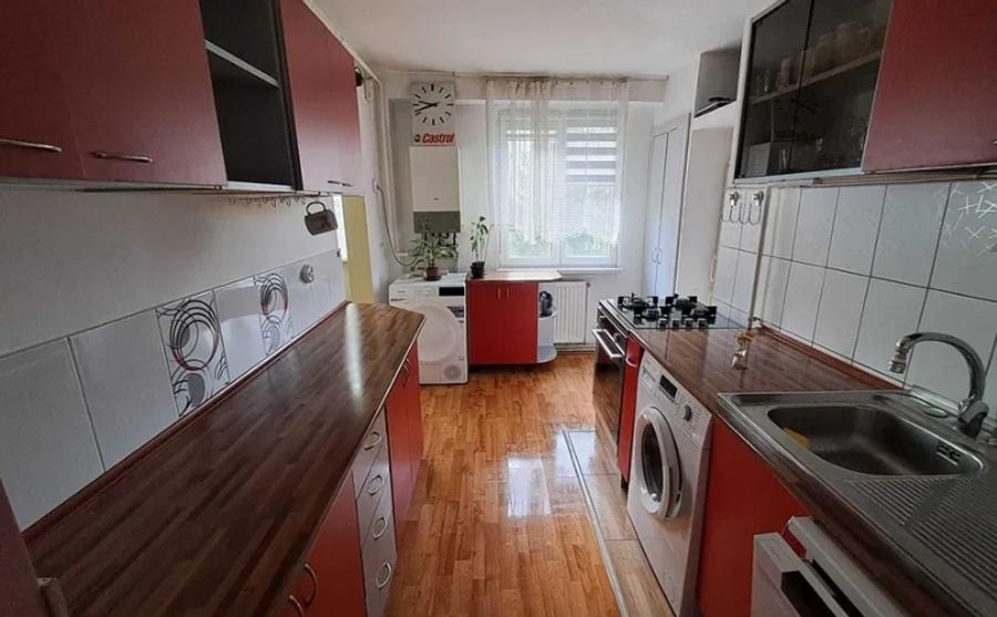 Apartament cu 3 camere decomandat în Griviței