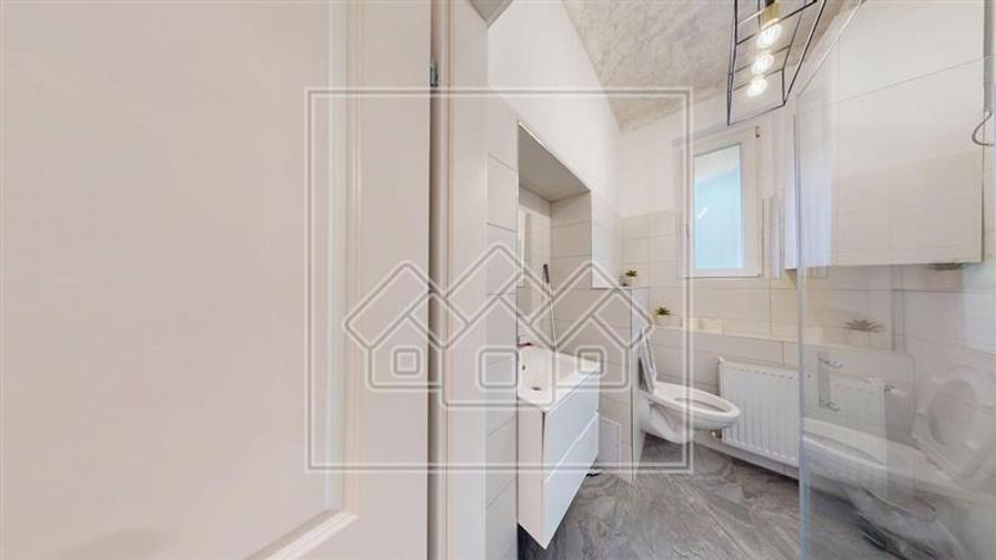 Apartament cu 3 camere decomandat în Ultracentral