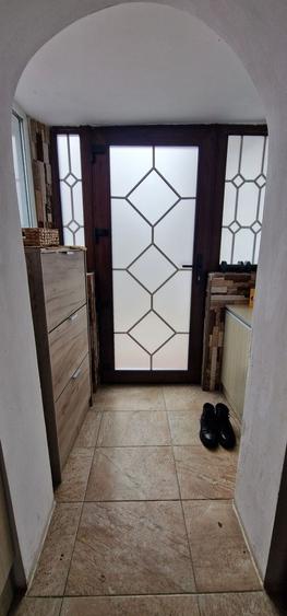 Casă individuală cu 6 camere cu Canalizare în Central