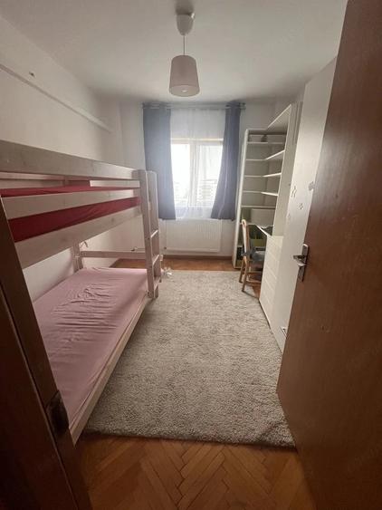 Apartament cu 3 camere decomandat în Politehnica