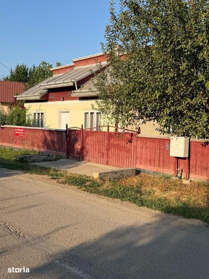 Casă cu 3 camere cu Teren 400 Mp în Hănțești