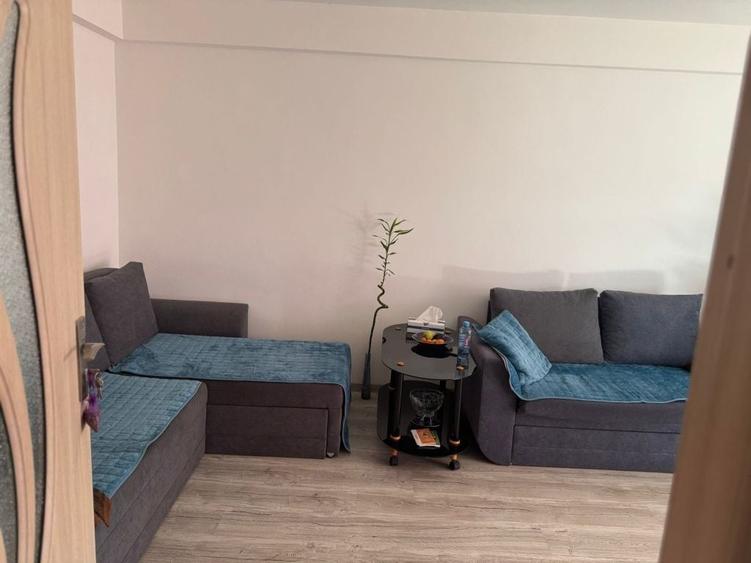 Apartament cu 3 camere decomandat în Valea Rosie