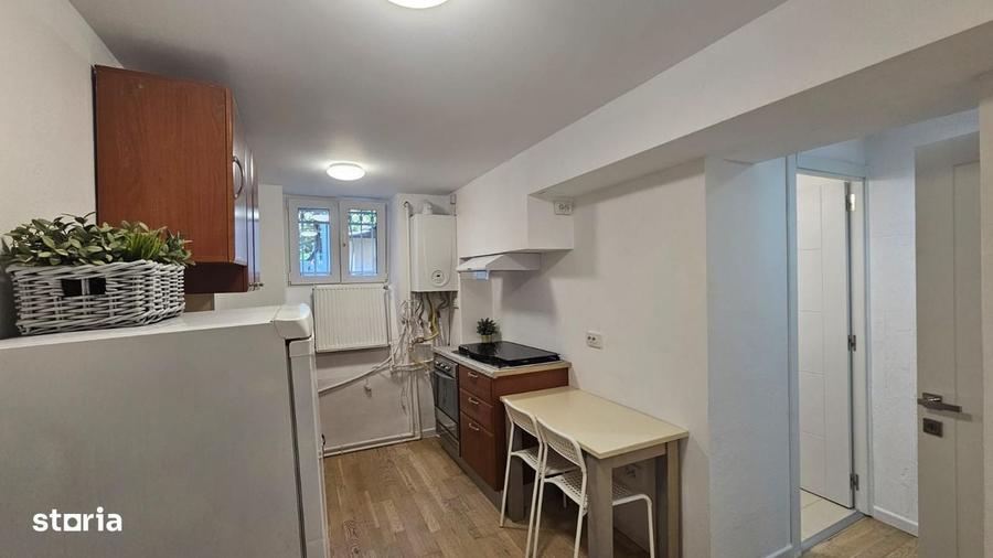 Apartament cu 4 camere în Aviatorilor