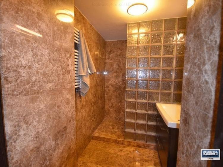 Apartament cu 3 camere semidecomandat, mobilat în 13 Septembrie
