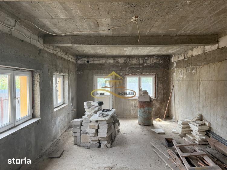 Casă cu 5 camere cu Teren 757 Mp în Mărgineni