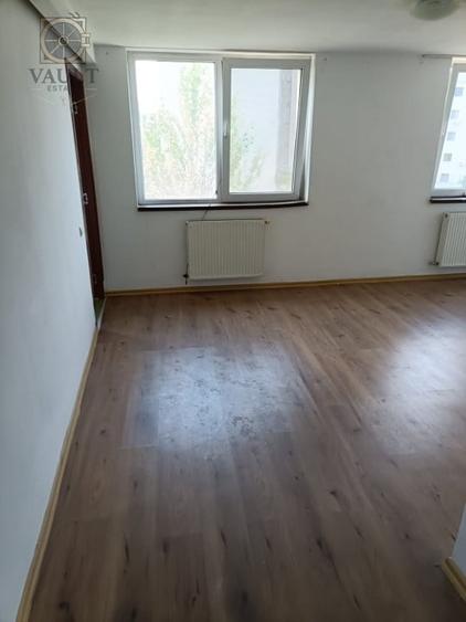 Garsonieră semidecomandată, mobilată în Fundeni