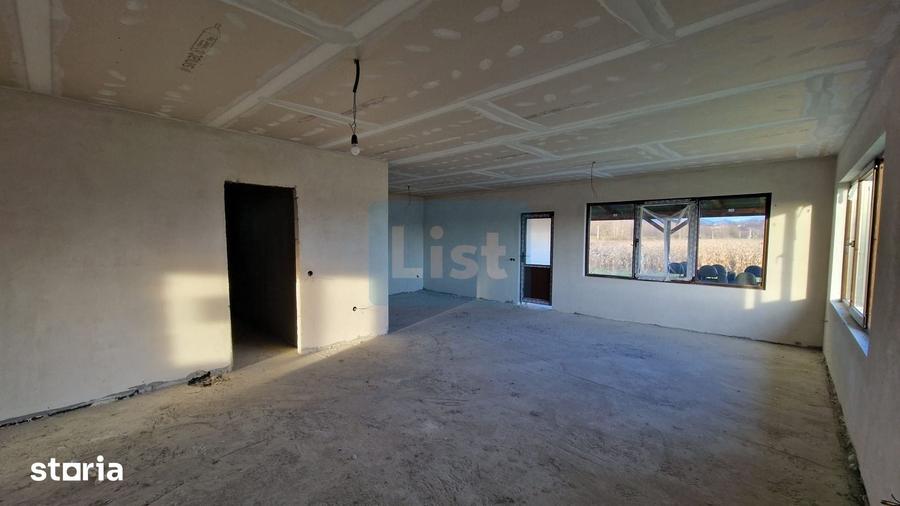 Casă cu 3 camere cu Teren 900 Mp în Coltău