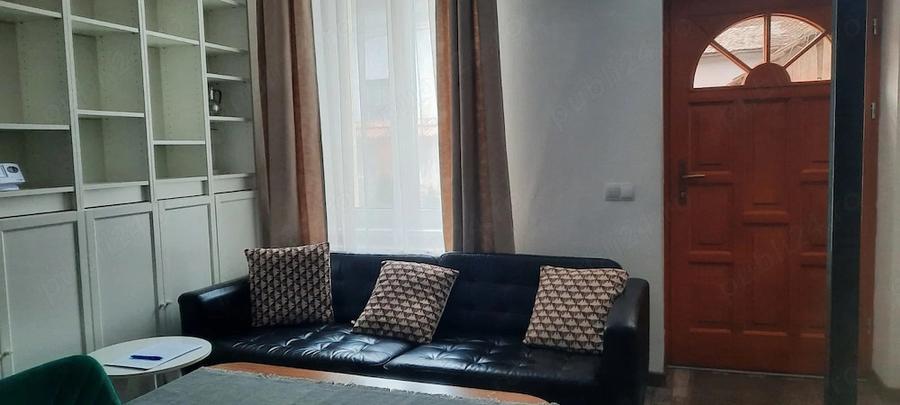 Apartament cu 3 camere decomandat în 15 Noiembrie