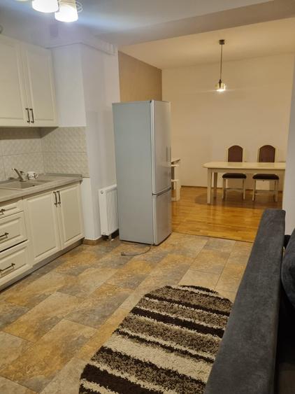 Apartament cu 2 camere decomandat în UTA
