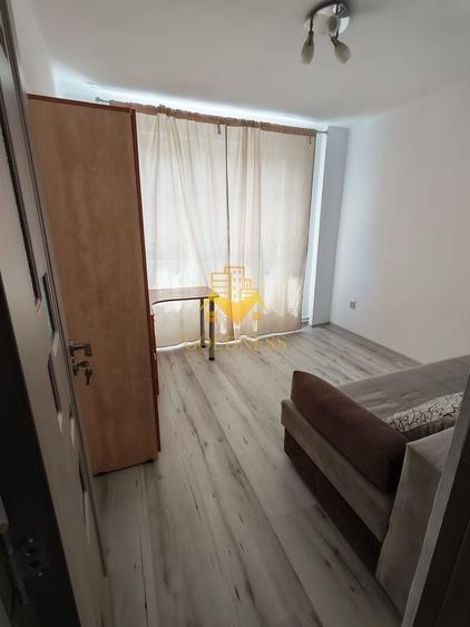 Apartament cu 3 camere decomandat, mobilat în Central