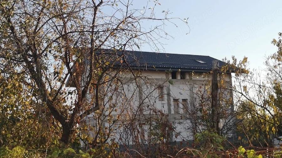 Casă cu Teren 400 Mp în Nord