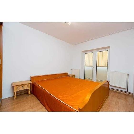 Apartament cu 3 camere decomandat în Confecții