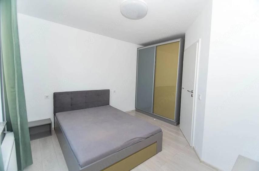 Casă cu 6 camere cu Teren 129 Mp în Câmpului