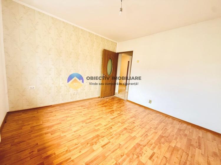 Apartament cu 3 camere decomandat în Precista