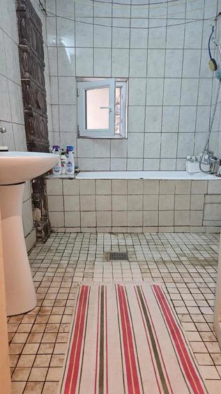 Casă cu 6 camere cu Teren 914 Mp în Poiana Mare