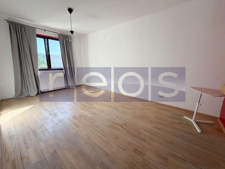 Apartament cu 4 camere decomandat, mobilat în Crângași