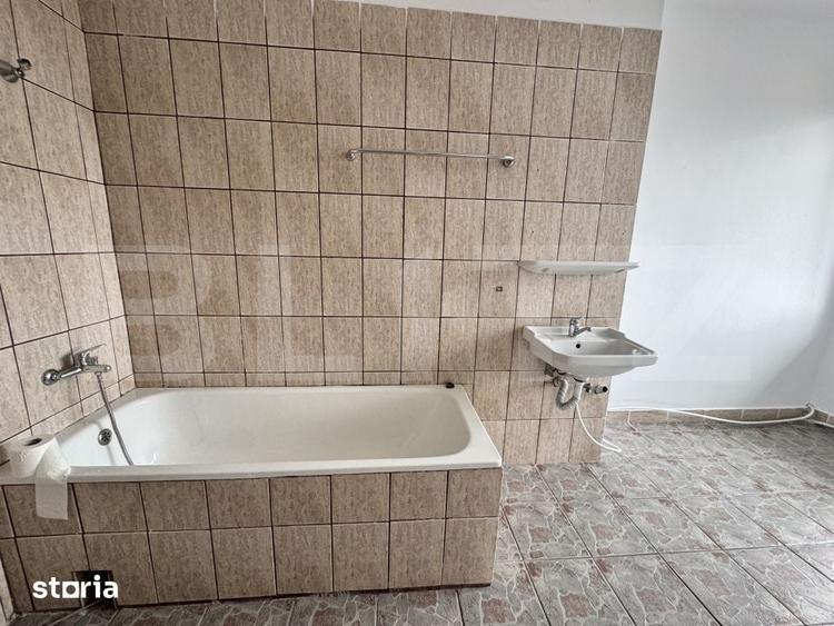 Casă cu 6 camere cu Teren 250 Mp în Central
