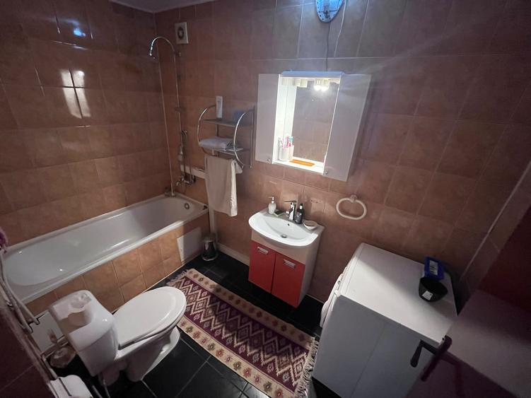 Casă individuală cu 3 camere cu Canalizare în Brătianu