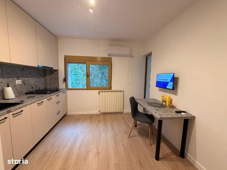 Apartament cu 4 camere în Aviatorilor
