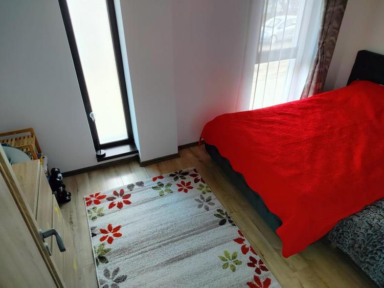 Apartament cu 2 camere nedecomandat, mobilat în Cug — fotografia 2