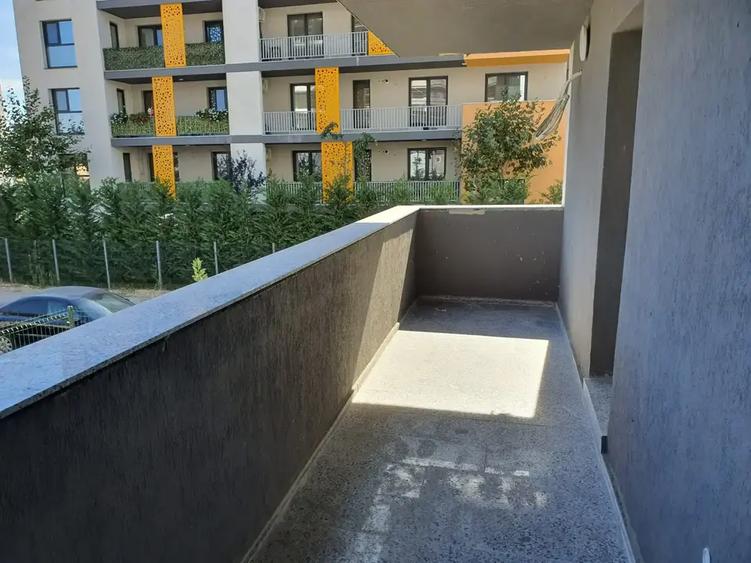 Apartament cu 2 camere decomandat în Titan