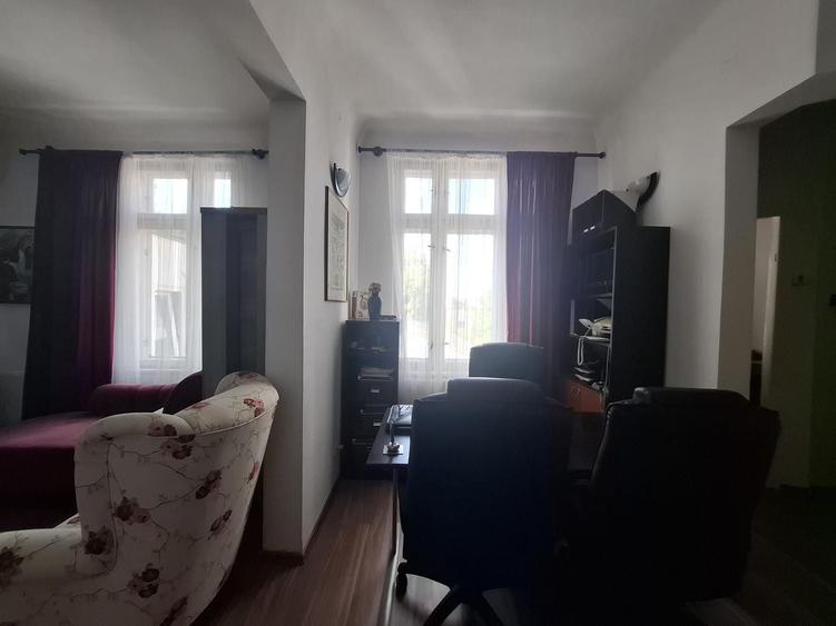 Apartament cu 5 camere în Cișmigiu